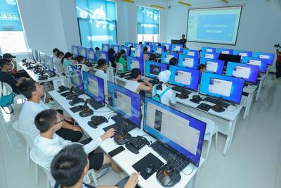 山東省青少年走進(jìn)淄博國(guó)防教育基地開展網(wǎng)絡(luò)設(shè)備開發(fā)實(shí)踐